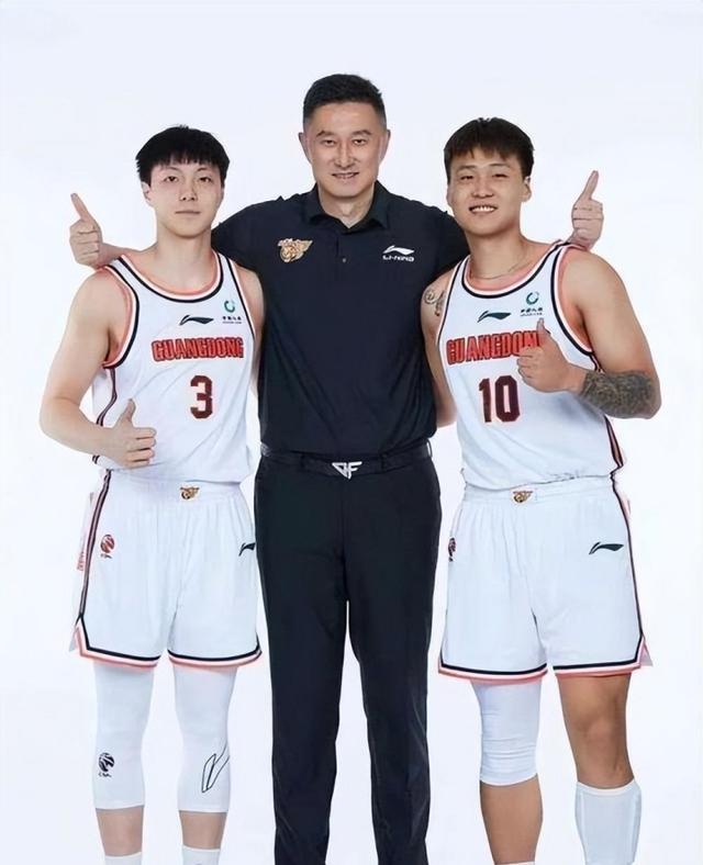 江苏男篮成功完成逆袭,战胜山西队 江苏男篮成功完成逆袭,战胜山西队