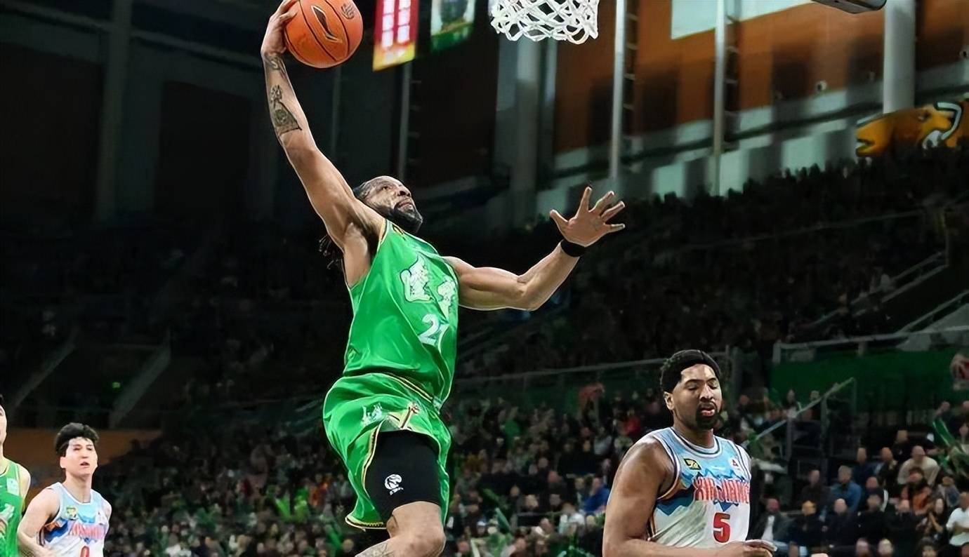 球队实力暴涨,成为篮球赛事黑马 球队实力暴涨,成为篮球赛事黑马