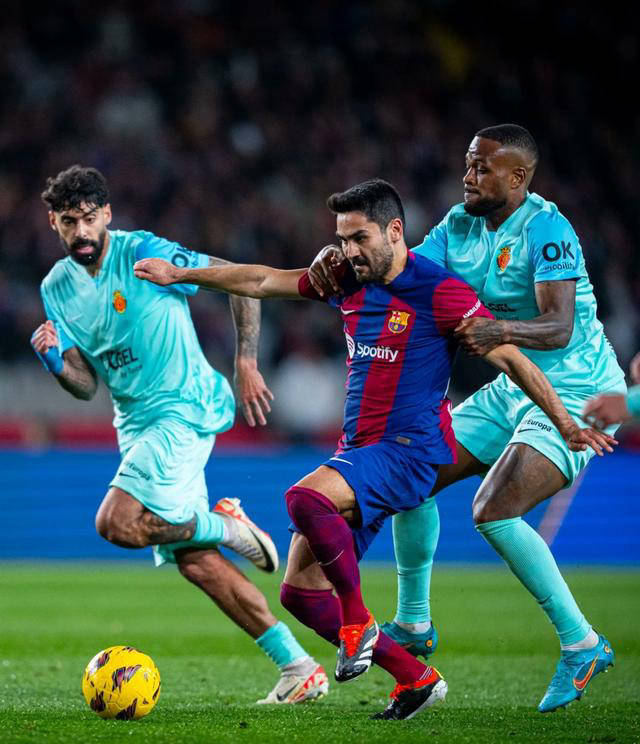 巴萨在英超中险胜阿根廷,最新战报 巴萨在英超中险胜阿根廷,最新战报