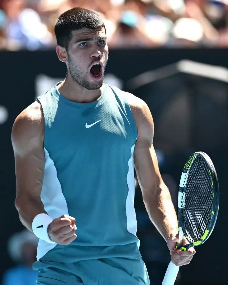 意大利网球队鏖战西班牙网球队,兹维列夫绝境逆转的简单介绍 意大利网球队鏖战西班牙网球队,兹维列夫绝境逆转的简单介绍