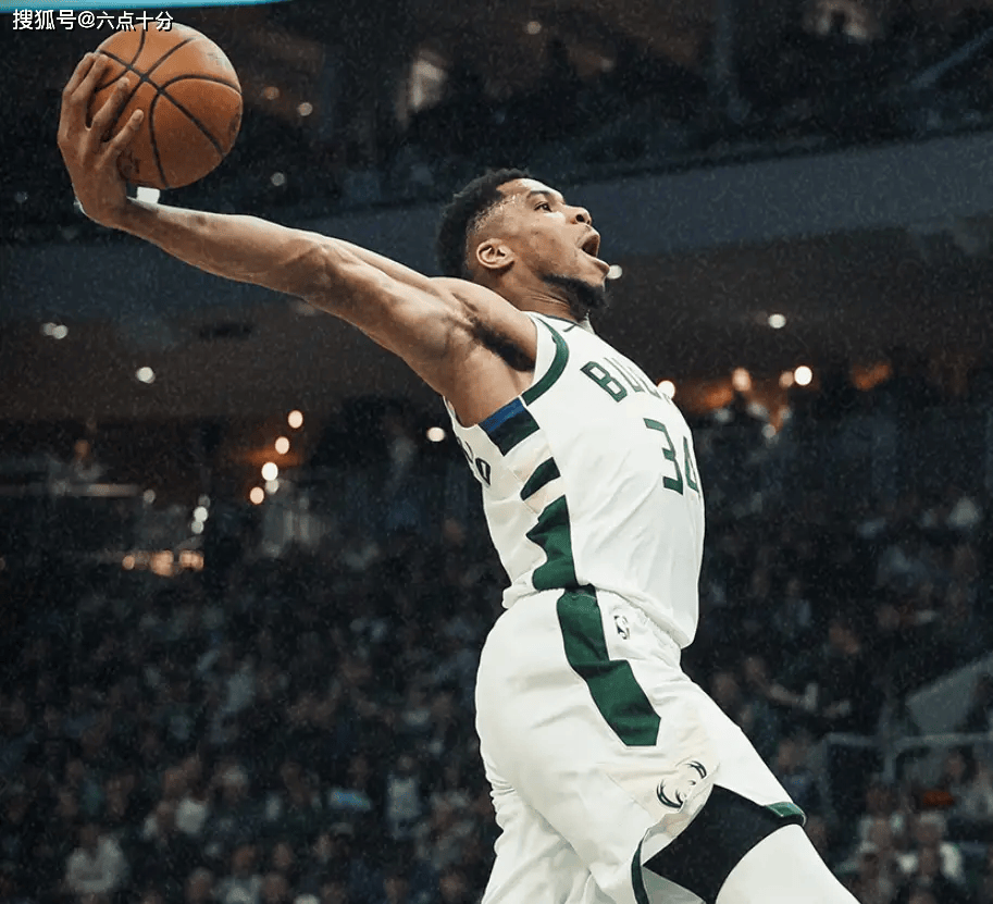 雄鹿胜太阳,莫里斯关键时刻的简单介绍 雄鹿胜太阳,莫里斯关键时刻的简单介绍