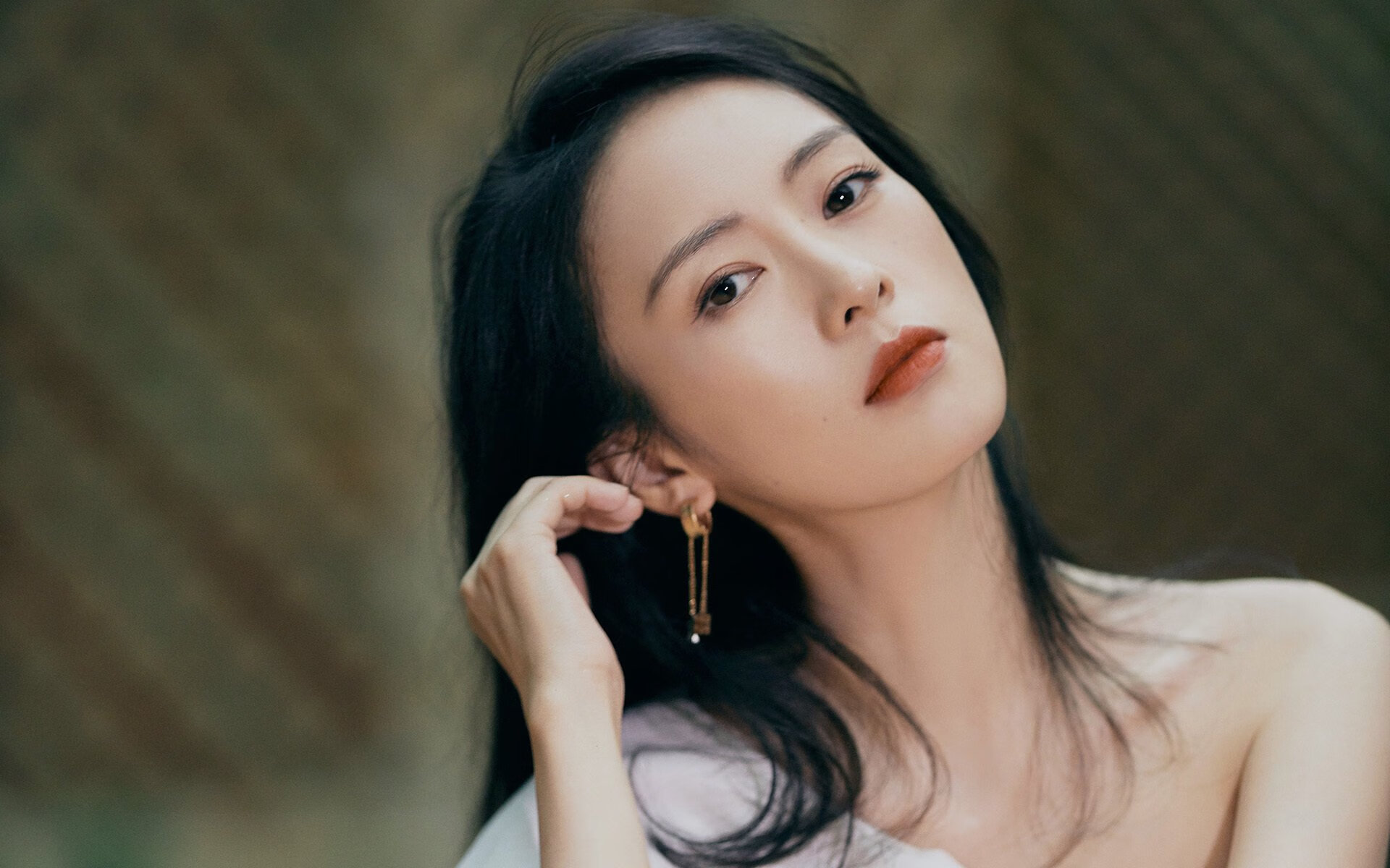 雷霆利剑斩篮网,东契奇铁砧锻冠军之心