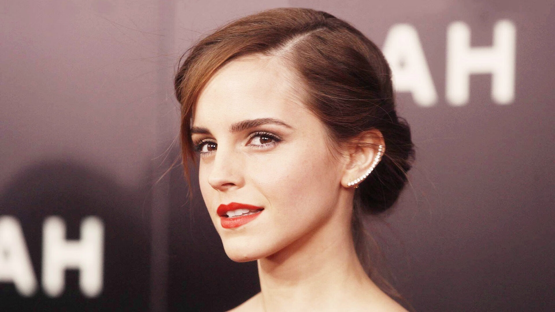 詹皇狂飙43分！深圳战术精妙完美压制鹈鹕