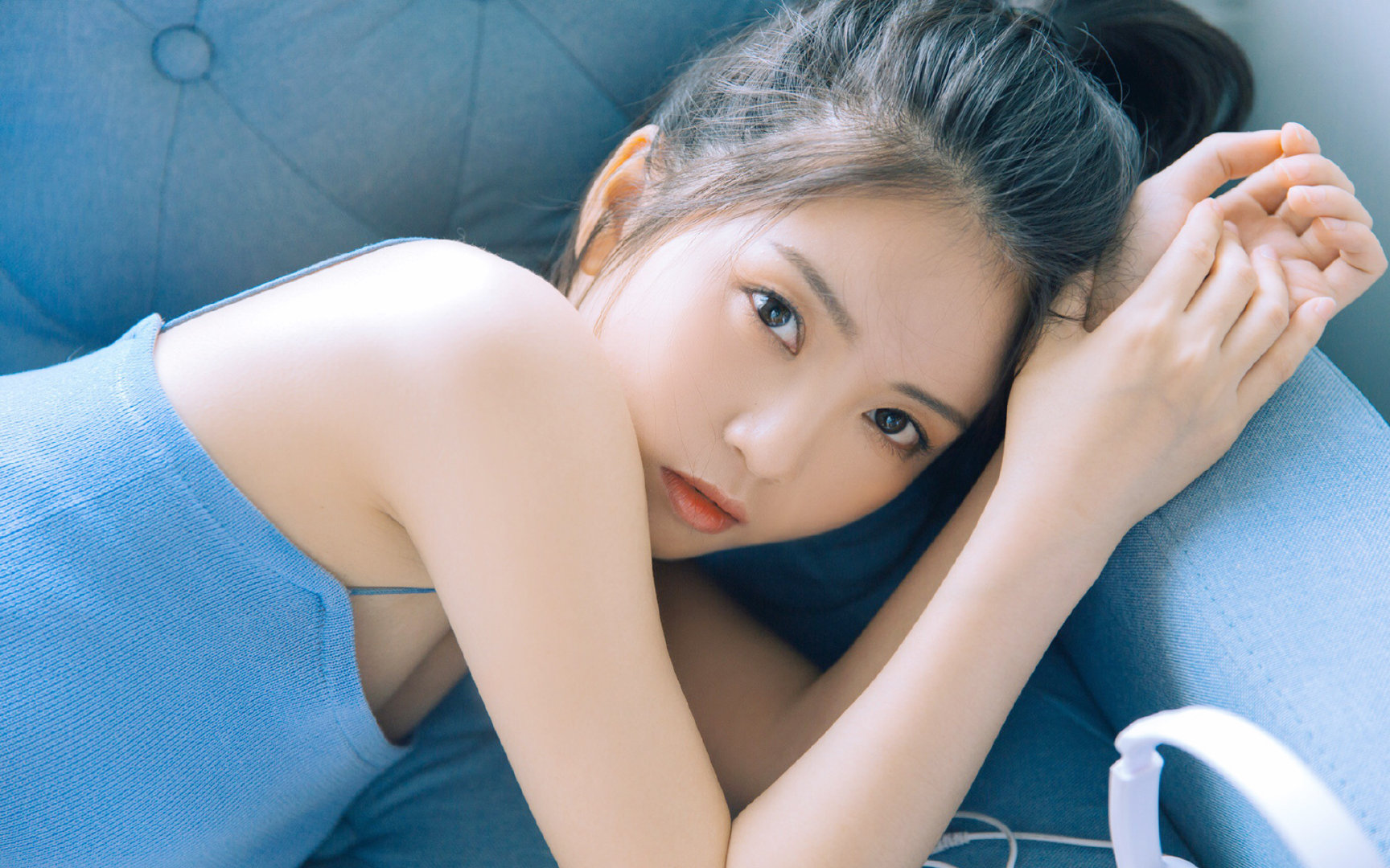 篮球双雄记，约基奇里程碑铸就传奇，山西队力压活塞展霸业