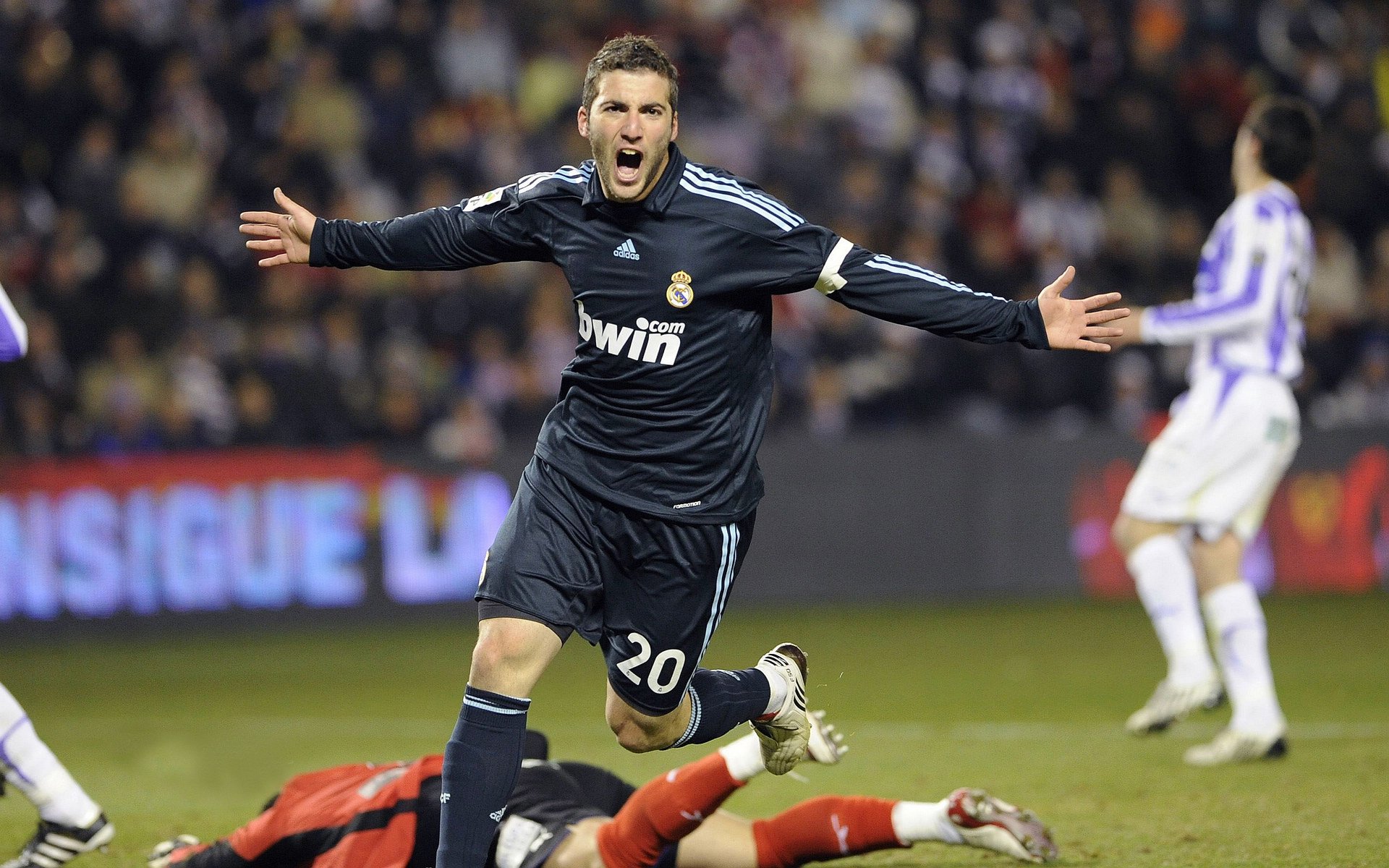 暗夜猎手，布鲁诺西决生死战织就的防守蛛网